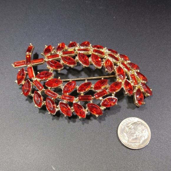 Vintage Red Rhinestone Leaf Spray Brooch Gold Tone Statement Pin Large - Picture 4 of 7